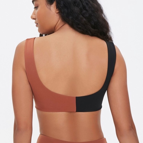 Twisted color block sports bra forever 21 - Picture 2 of 4